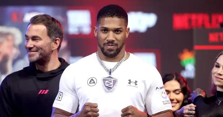 Boxer Anthony Joshua injured in car crash that kills 2 people in Nigeria – National