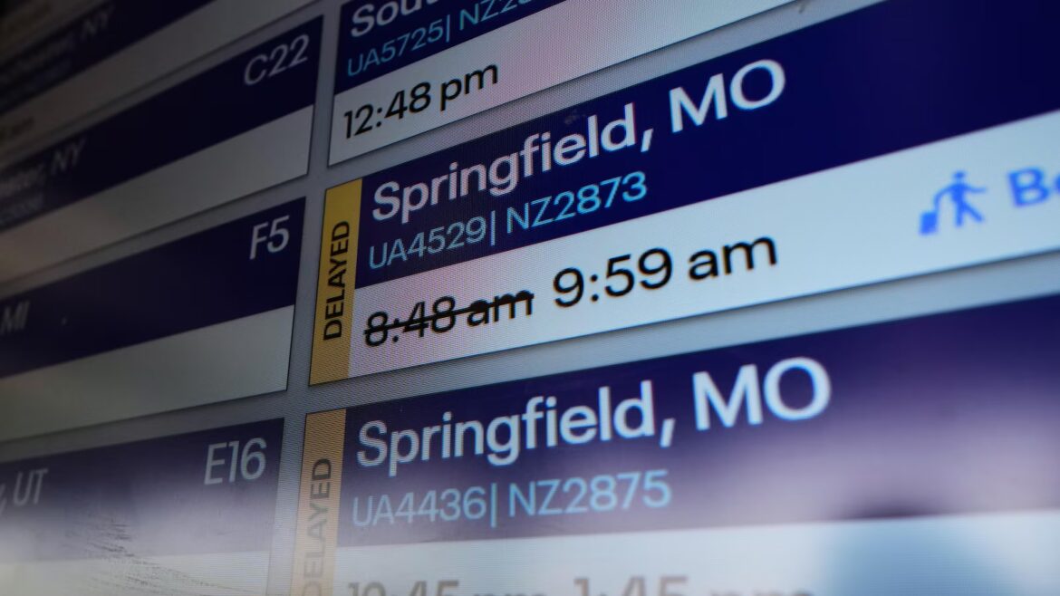 Winter storm snarls U.S. holiday travel across Northeast, Great Lakes