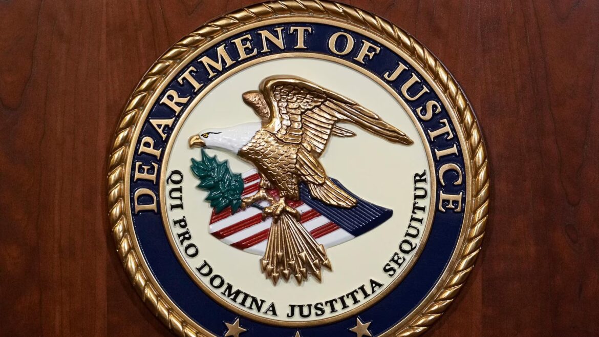 Texas man accused of trying to aid Islamic State group is charged with international terrorism