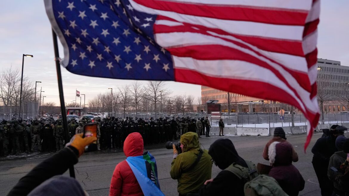 Army puts 1,500 soldiers on standby for possible Minnesota deployment, AP sources say