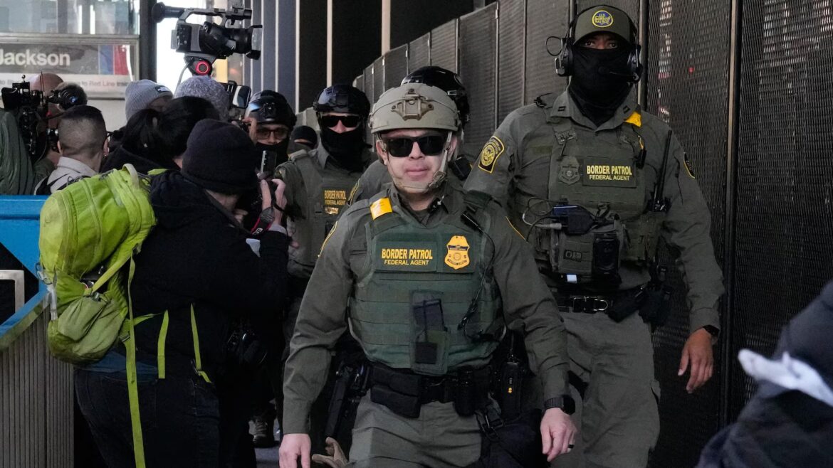 Jury selection begins in alleged murder-for-hire plot of Border Patrol leader in Chicago