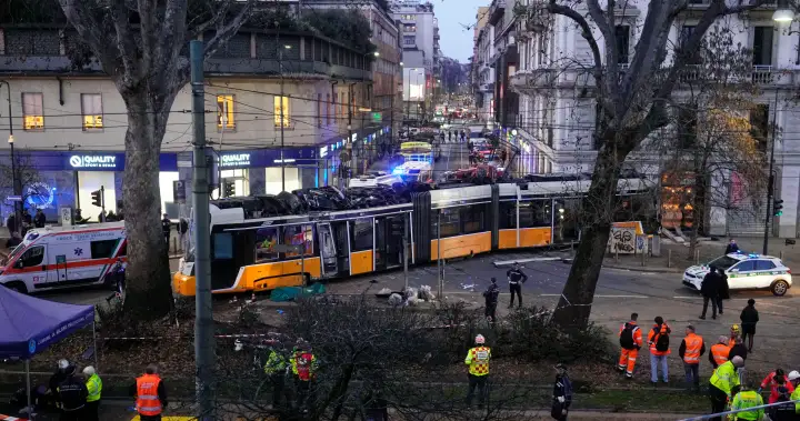 Milan tram crashes into building, killing one person, officials say – National