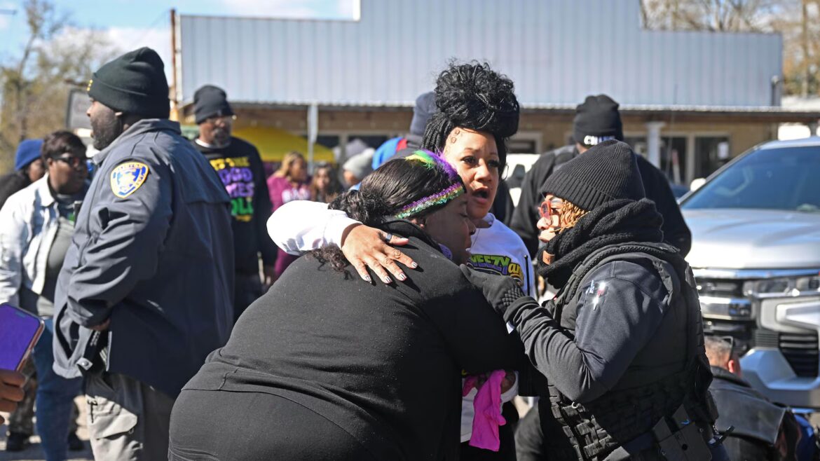 Teenagers charged in Louisiana parade shootings that injured child, 4 others