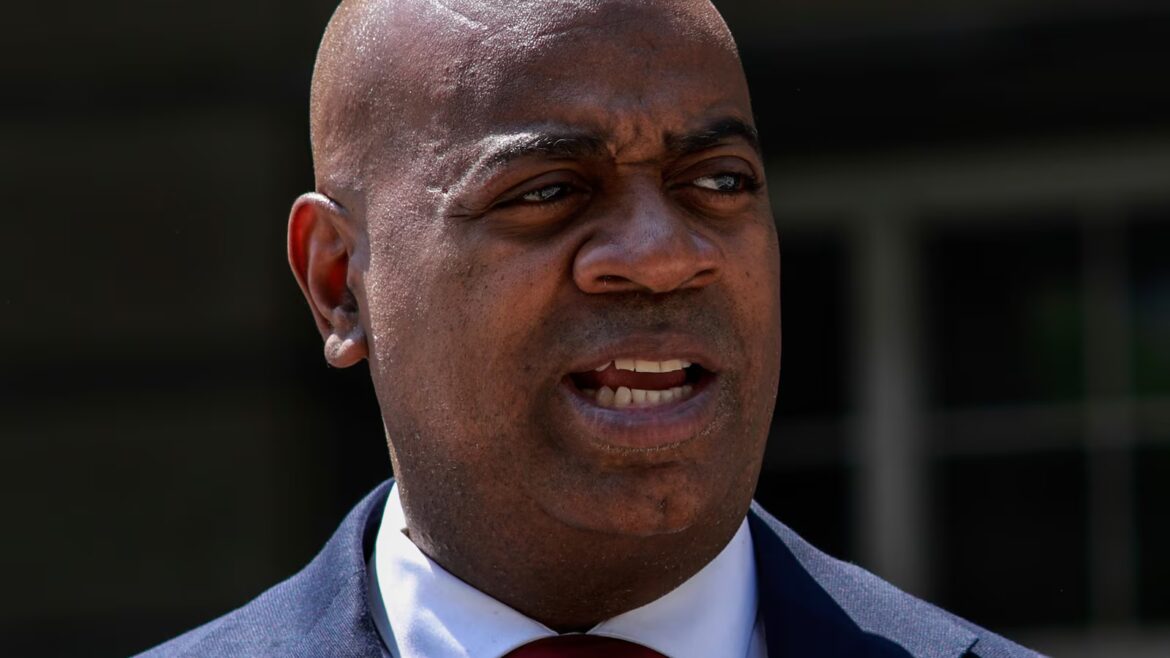 Newark mayor says ICE operation caused multi-vehicle crash with injuries