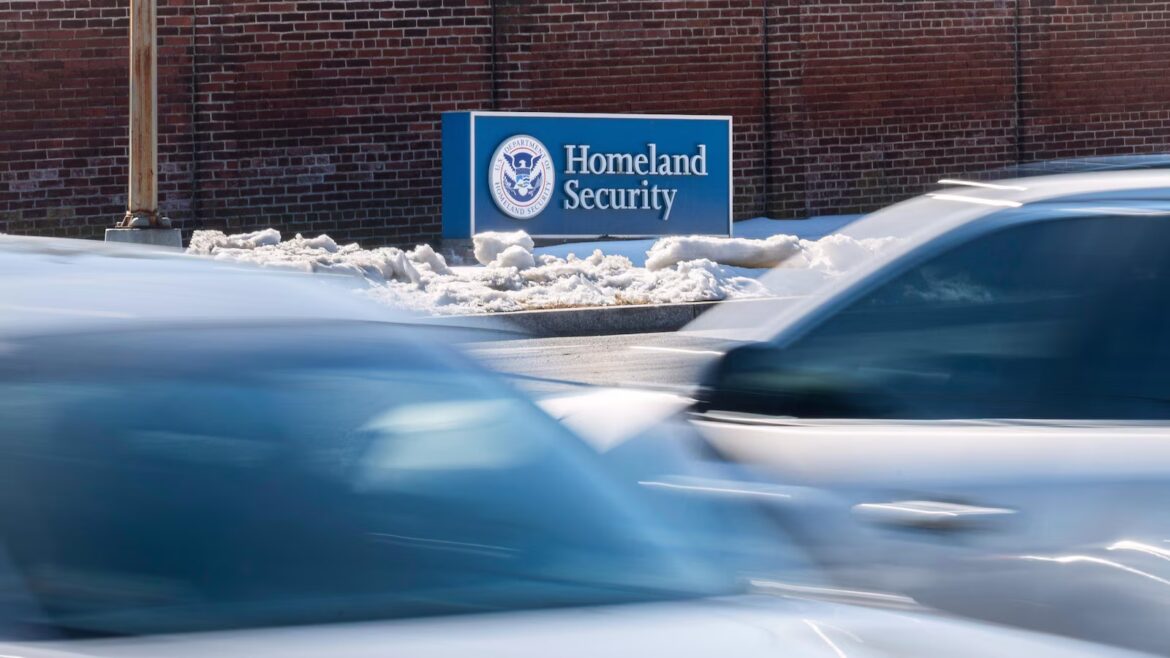 No clear path to ending the partial government shutdown as lawmakers dig in over DHS oversight