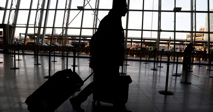 Trump threatens to deploy ICE agents to U.S. airports – National