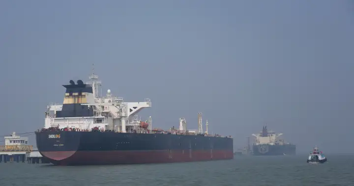 Oil tankers are ‘starting to dribble through ‘Strait of Hormuz,’ U.S. says – National