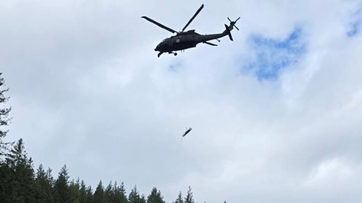 Oregon Army National Guard hoists injured logger to safety