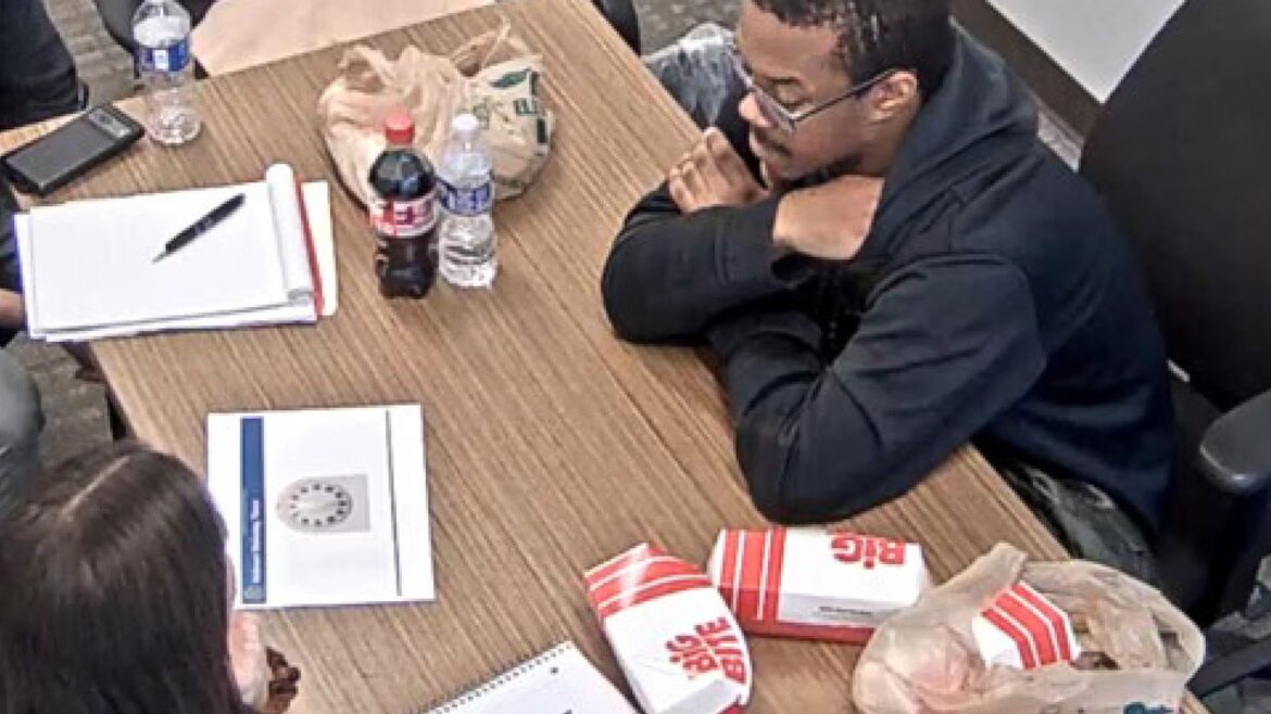 Man charged with planting pipe bombs before Jan. 6 riot argues pardons apply to him