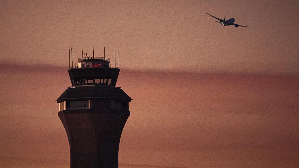 Authorities investigating close call between Alaska Airlines and FedEx planes landing at Newark