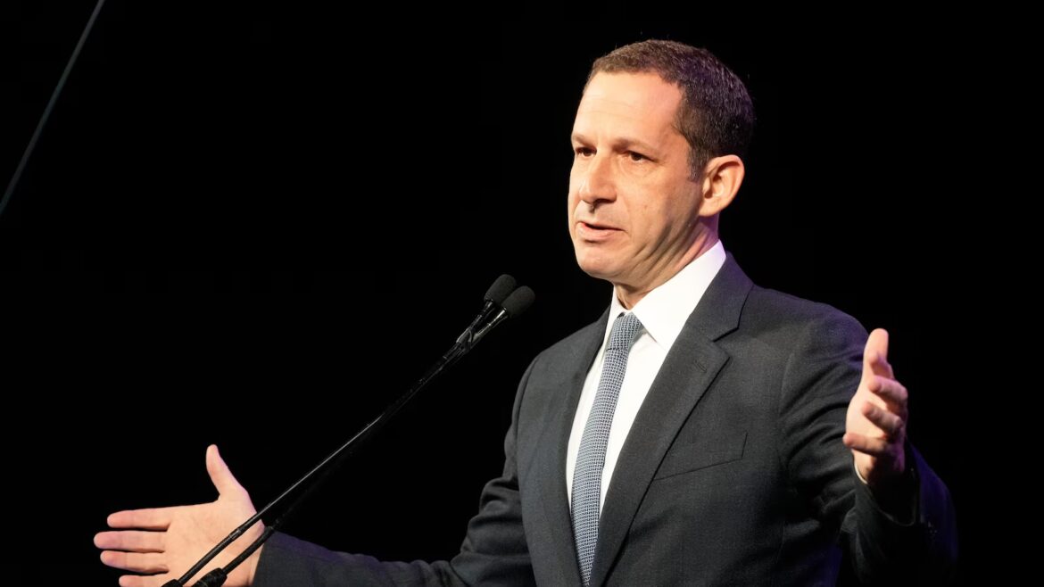 Two men attacked San Francisco mayor’s bodyguards, authorities say