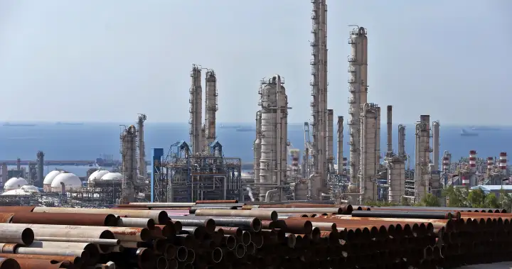 Iran, U.S. receive new ceasefire proposal, Israel strikes energy facility – National