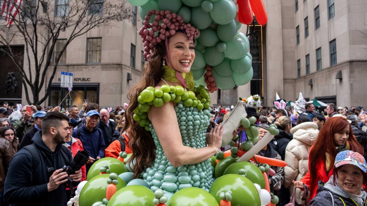 Dazzling outfits and colorful hats shine at New York Easter parade, in photos
