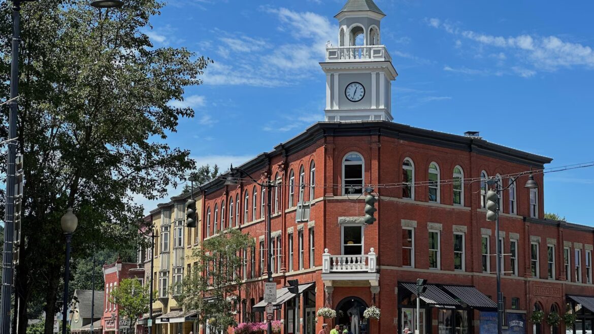 Upstate New York man pleads guilty to stealing more than $50M in Ponzi scheme