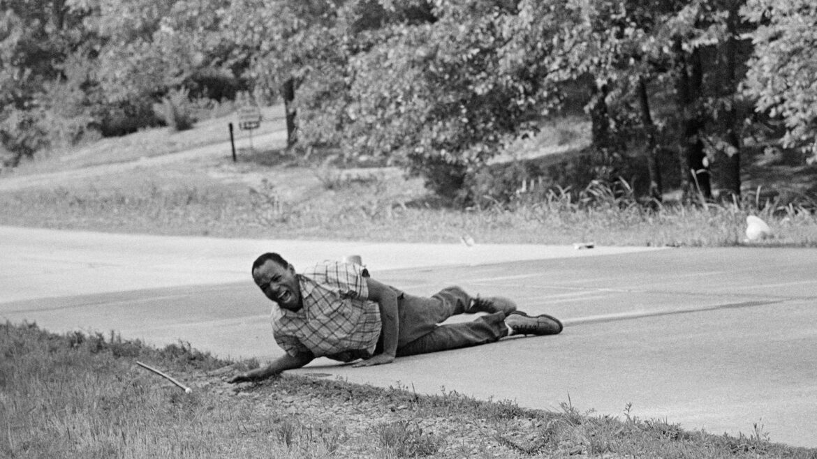 Jack Thornell, AP photographer who captured assassination attempt on James Meredith, dies at 86