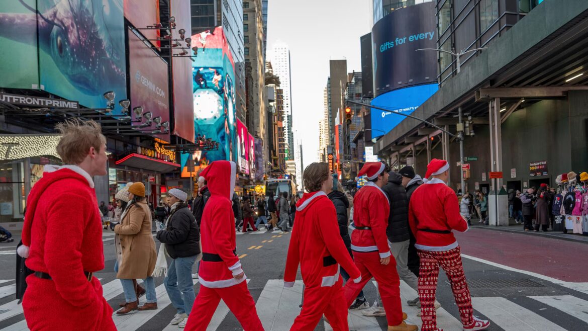 Popular NYC SantaCon charity fundraiser was more con than Claus, authorities say