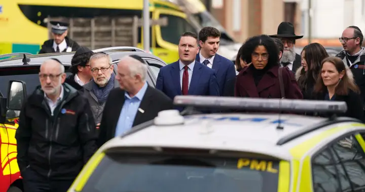 Man charged with attempted murder of 2 Jewish men appears in London court – National