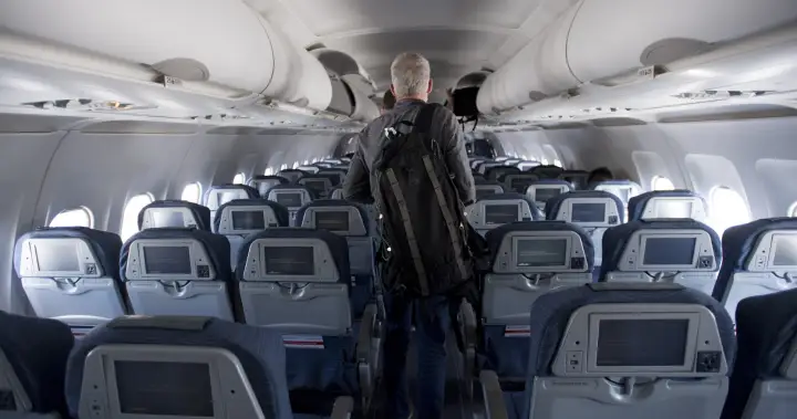 Should Canada consider travel bans like U.S. is doing amid Ebola outbreak? – National