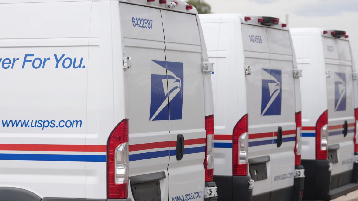 USPS considers allowing people to ship handguns through the mail