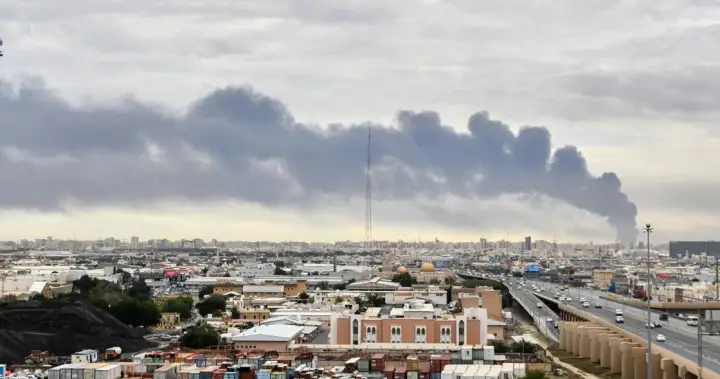 U.S., Iran continue trading strikes as peace talks drag on for weeks – National