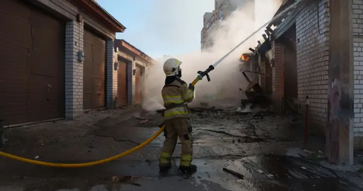 Russia hits Ukraine with drones, missile strikes in deadly overnight attack – National