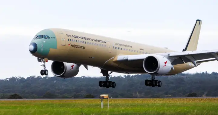 Qantas jet lands in Australia after 19-hour non-stop test flight from France – National