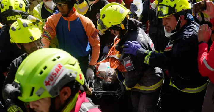 Venezuelan man pulled alive from basement rubble 8 days after twin quakes – National